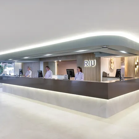 호텔 Riu Paraiso Lanzarote 4*