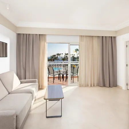 Riu Paraiso Lanzarote מלון