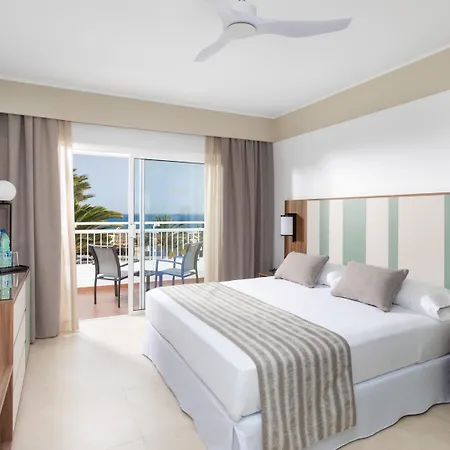 Riu Paraiso Lanzarote מלון